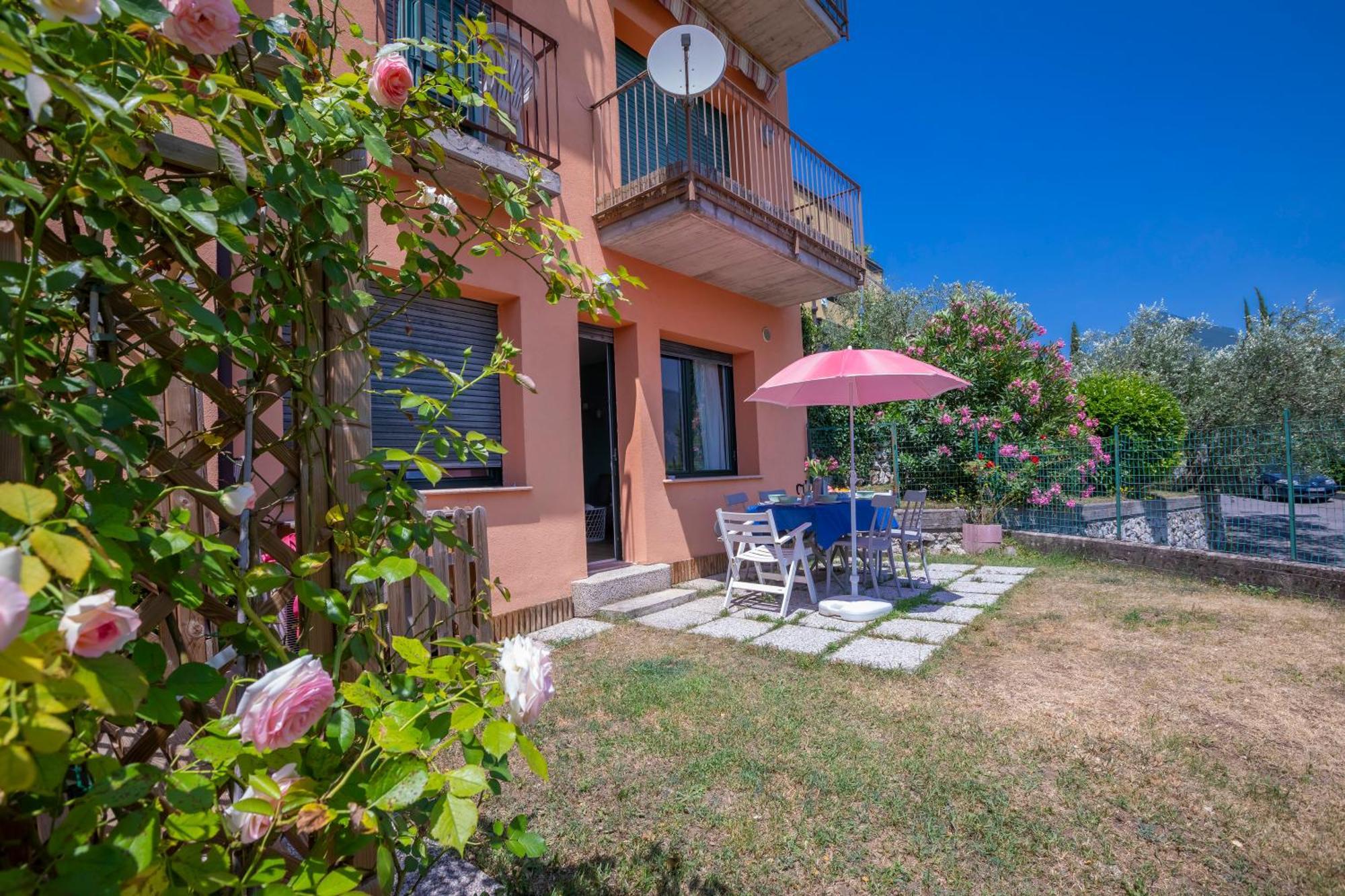 Casa Turchese - Happy Rentals Riva del Garda Ngoại thất bức ảnh